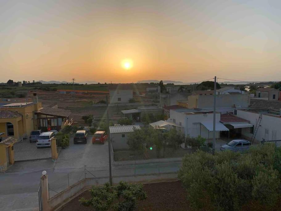 Casa Vacanza Torre Di Mezzo - Tramonto Marausa Eksteriør billede